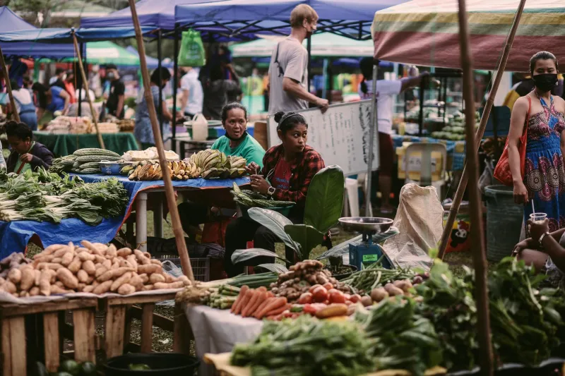 What the People Behind the Table Wish You Already Knew: Farmers Market Secrets from the Vendors Themselves